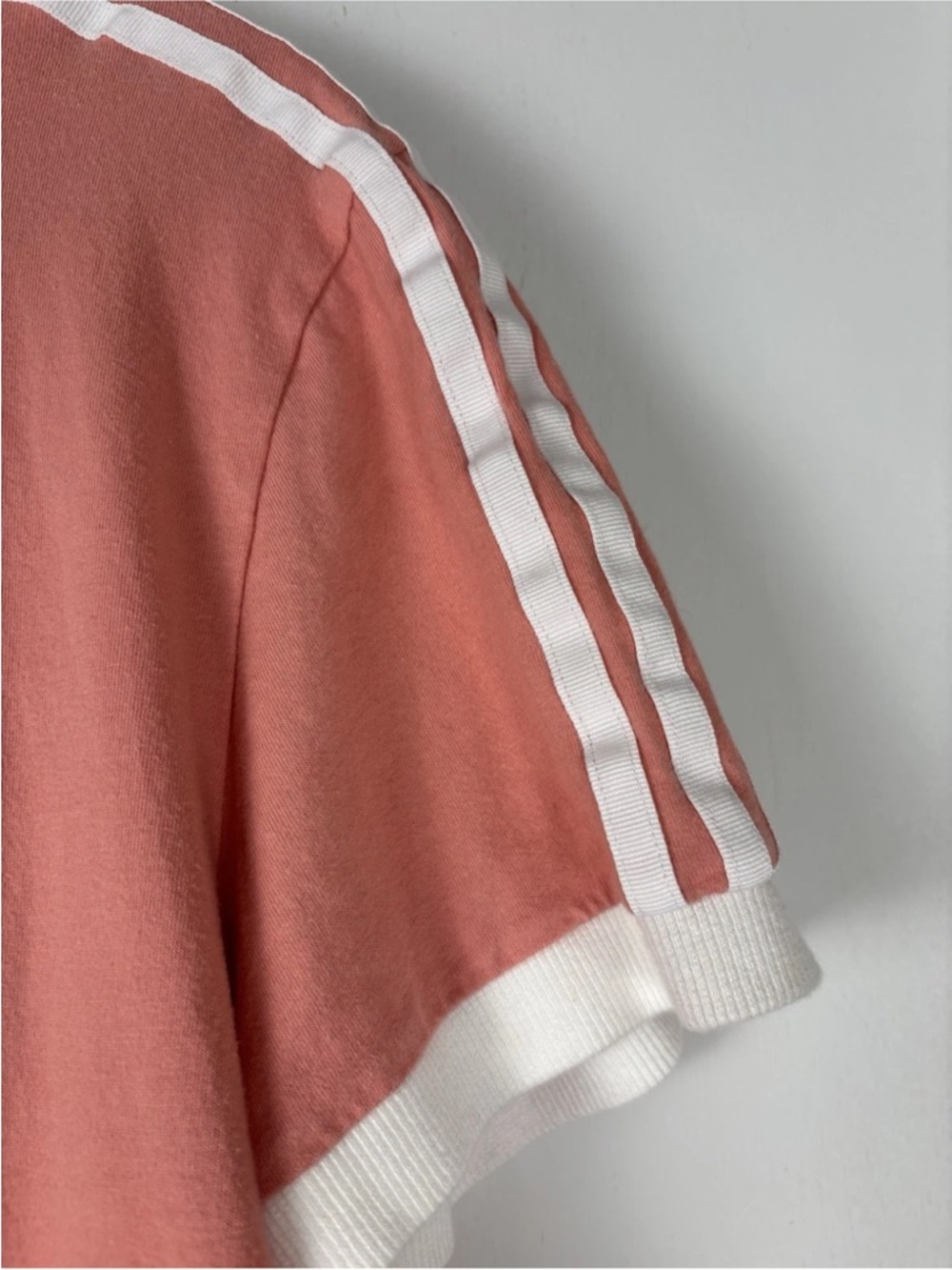 Adidas Originals Trefoil T Shirt Women’s Small Pink 3 Stripe Logo - Picture 5 of 7